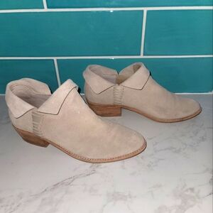 DOLCE VITA Women's Cream Ankle Boots Size 7.5